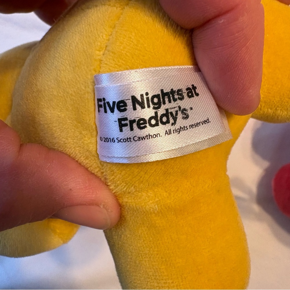 2016 Funko Five Nights at Freddy’s Golden Freddy and Foxy the Pirate plush toys - Picture 5 of 10